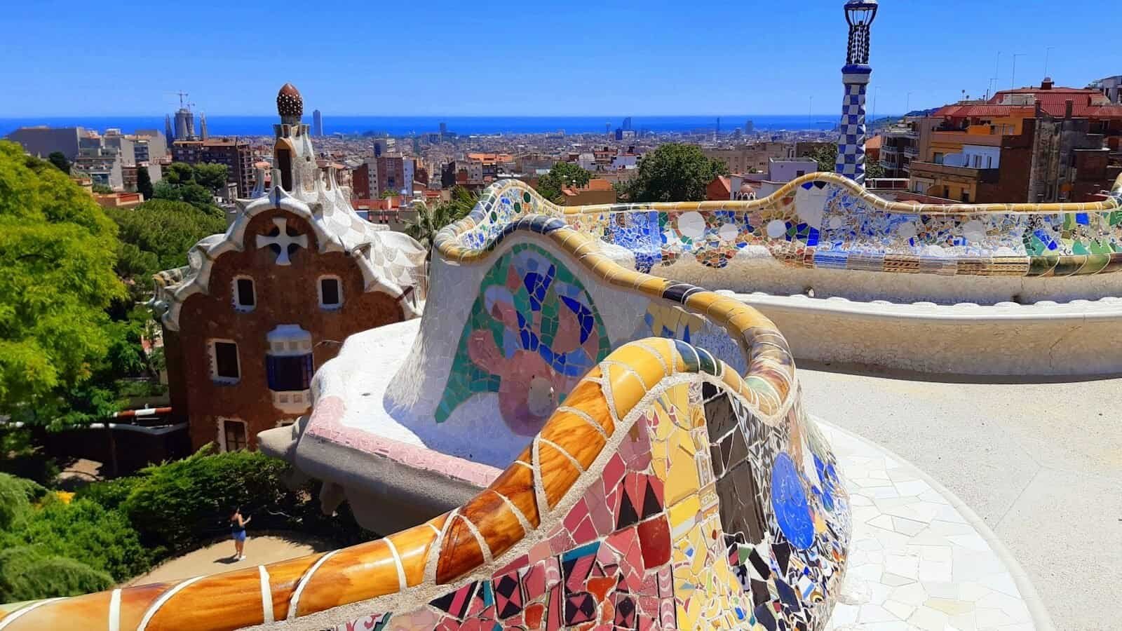 planes de seo local para restaurantes de Barcelona - orange and blue inflatable ring